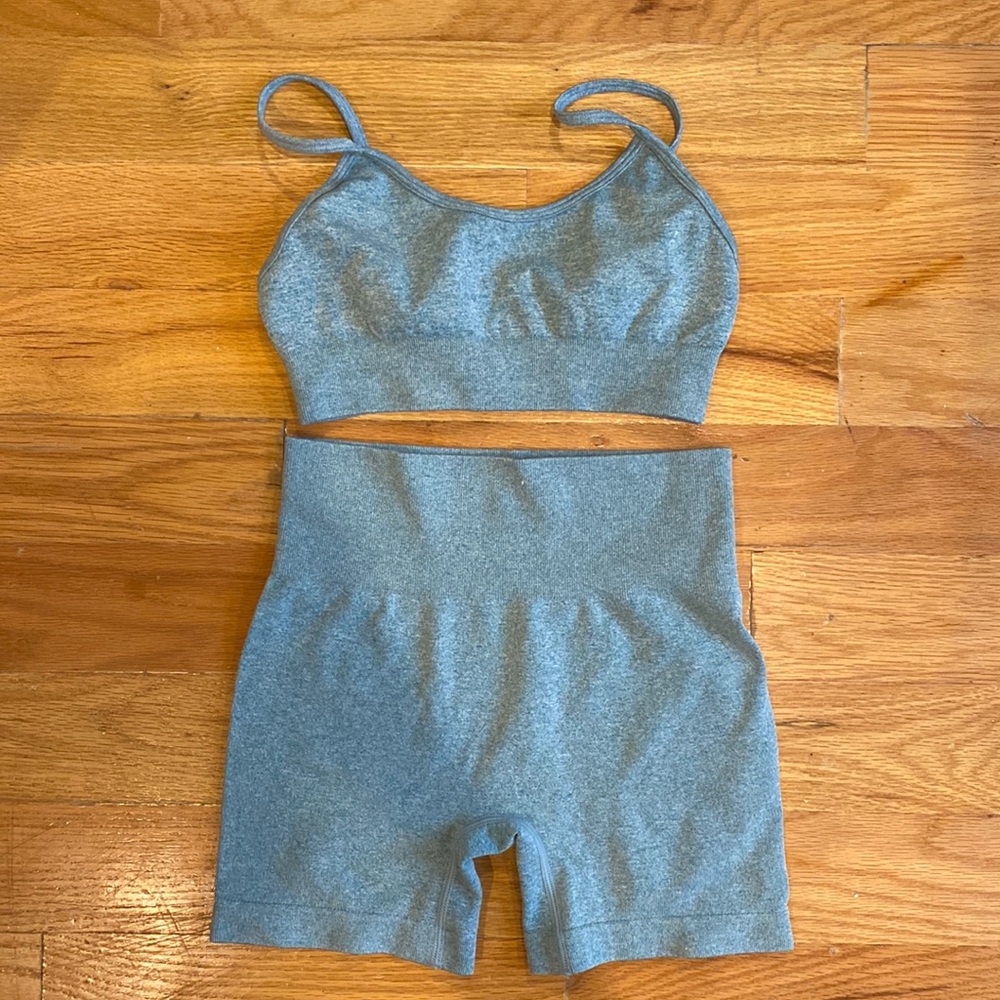 AMAZON Biker Shorts & Sports Bra Set - size small